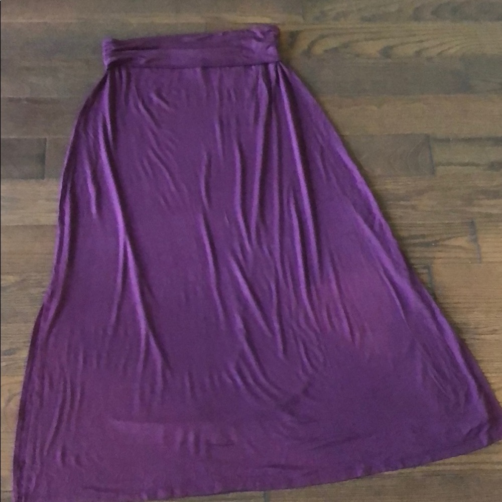 Vanity skirt